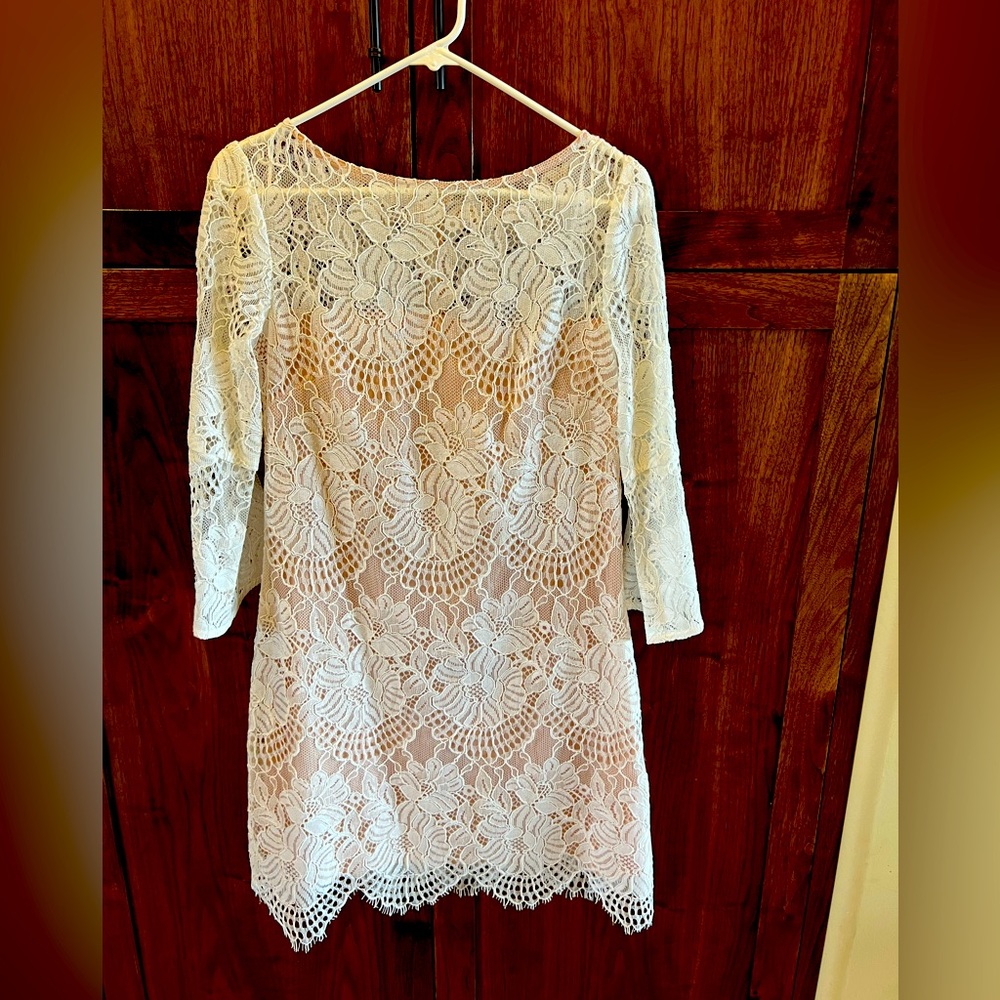 Vince Camuto size 4 white lace dress